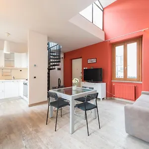 Apartamento Heart Centre Navigli 3 Levels, Milán